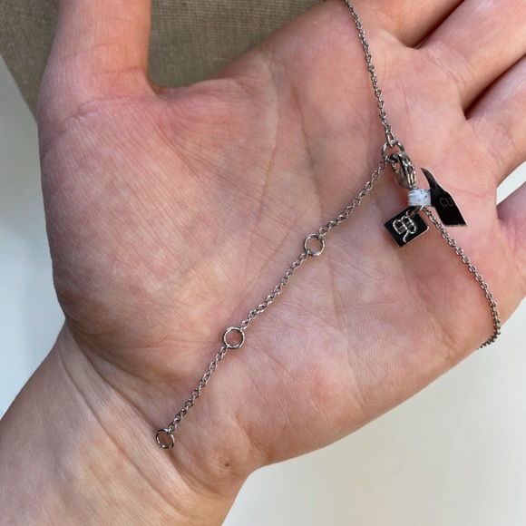 BANANA REPUBLIC CIRCLE ETERNITY SILVER NECKLACE - Picture 4 of 5